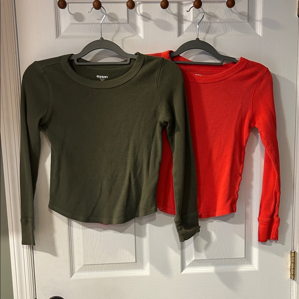 2 Old Navy Girls Long Sleeve Tees in Olive and Red